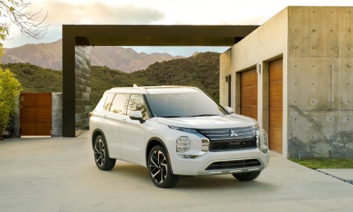 2023 Mitsubishi Outlander and the New Rugged Style