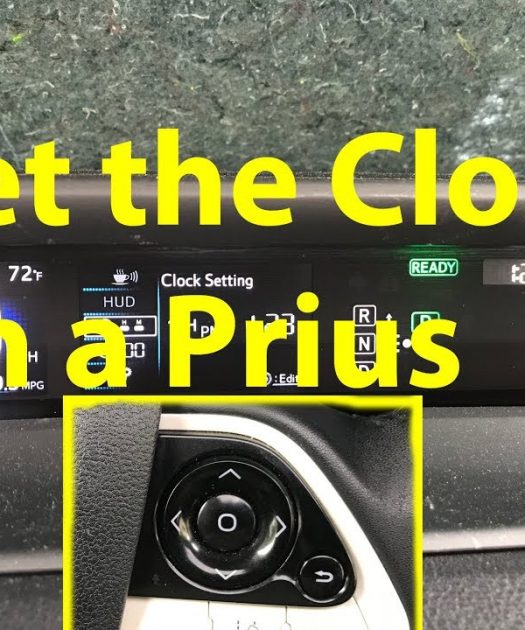 How to Set the Clock on the Toyota Prius